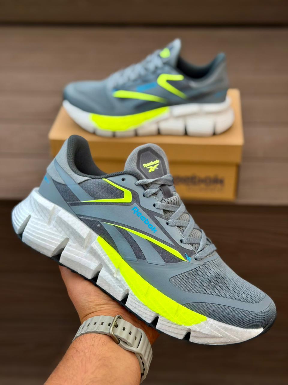 фото мужские спортивные кроссовки reebok 228096 оптом