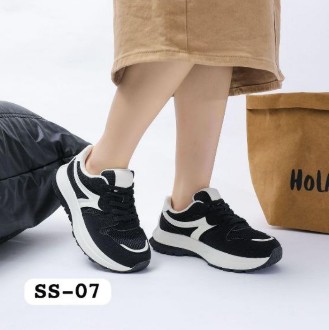 фото весенние женские кроссовки оптом