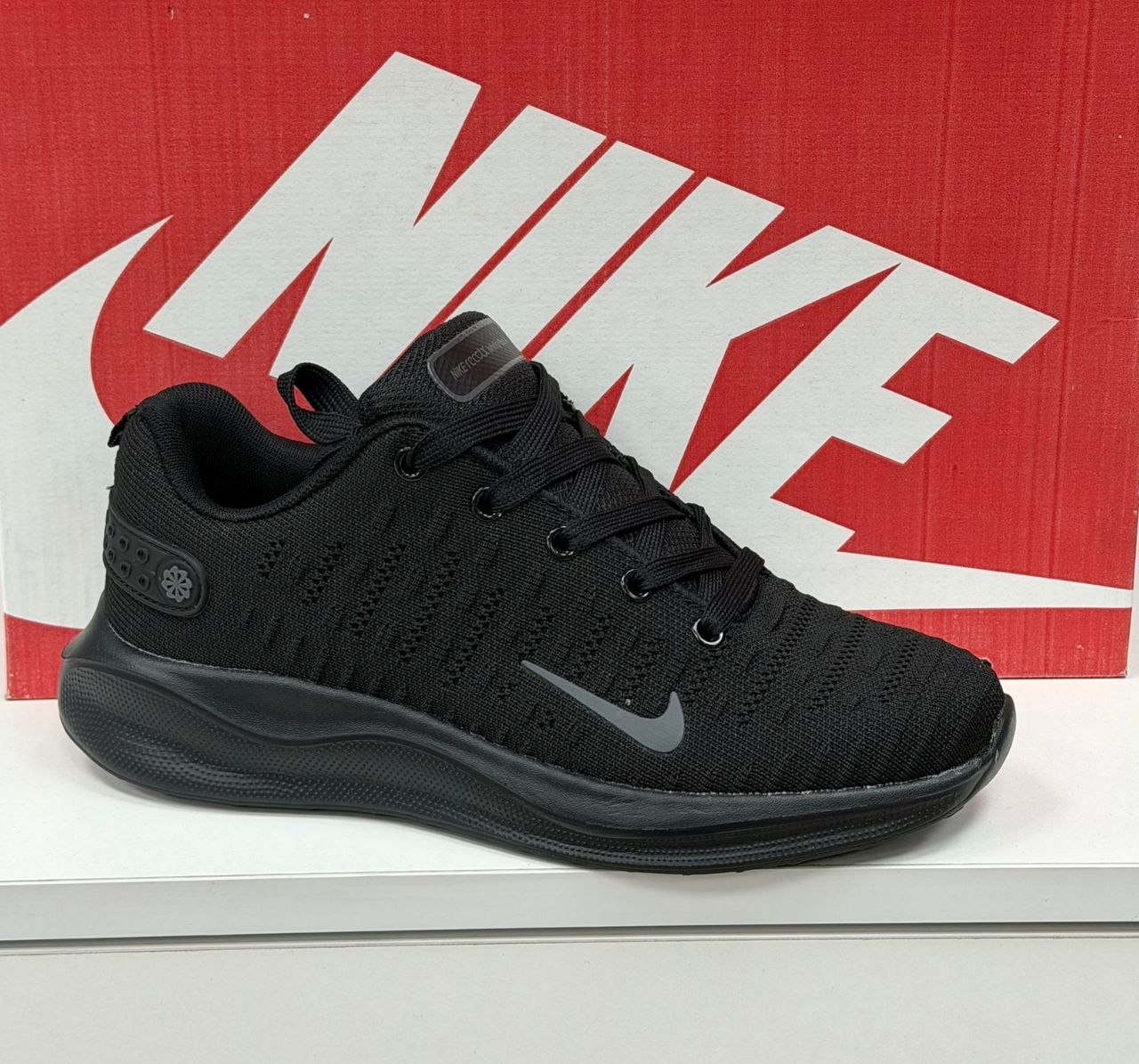 фото весенние женские кроссовки оптом