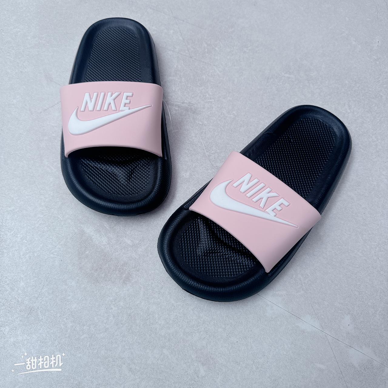 картинка Детские летние шлепки Nike 158908 от магазина Одежда+