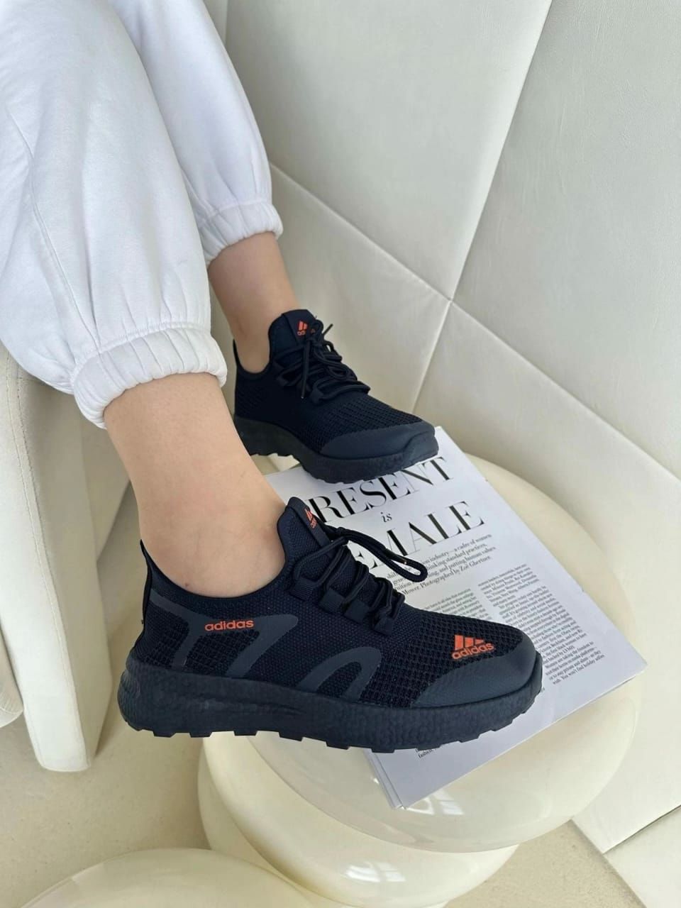 фото весенние женские кроссовки оптом