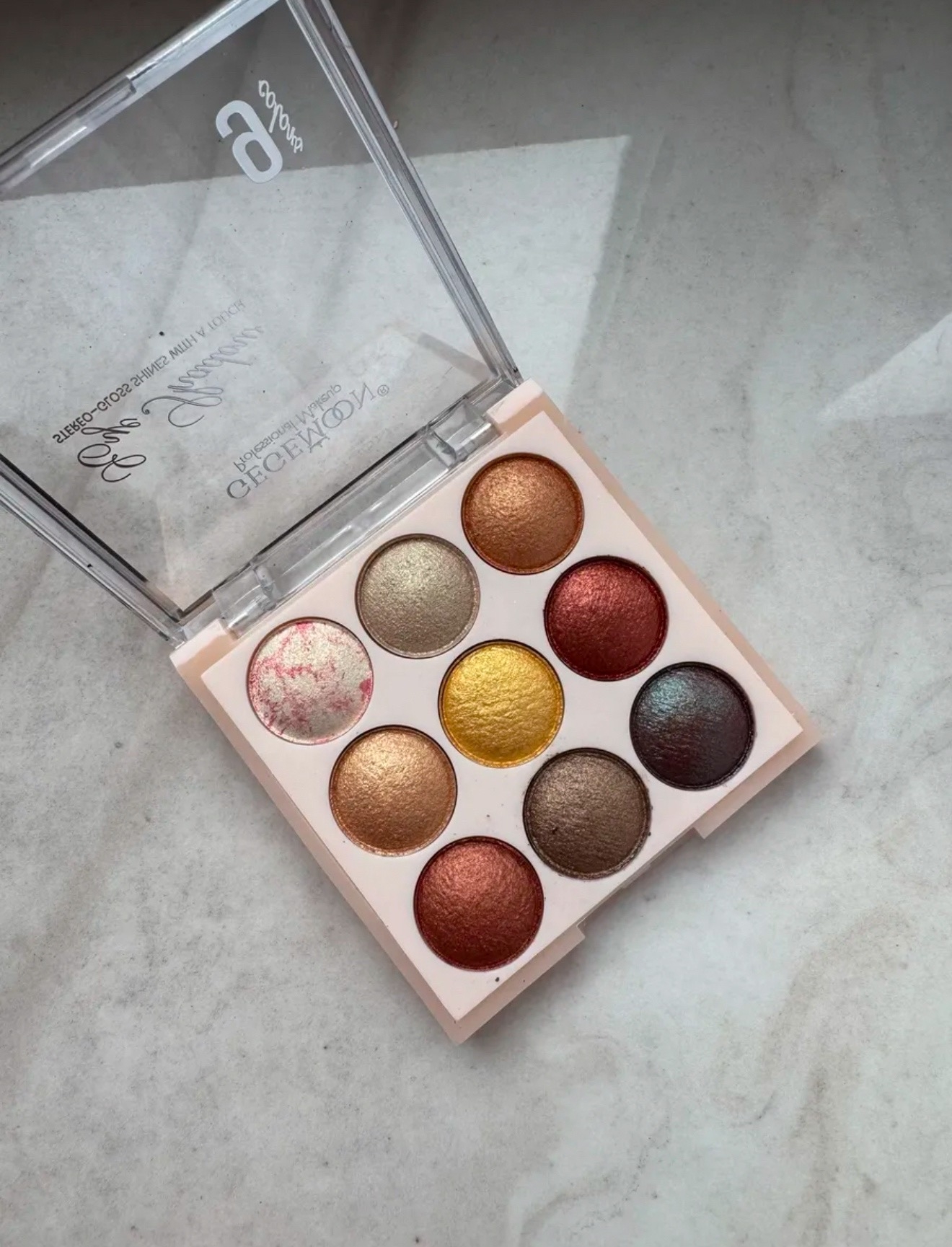 картинка Тени для век палетка GEGEMOON , тон «Роскошный Цена за 2 штуки от магазина Одежда+