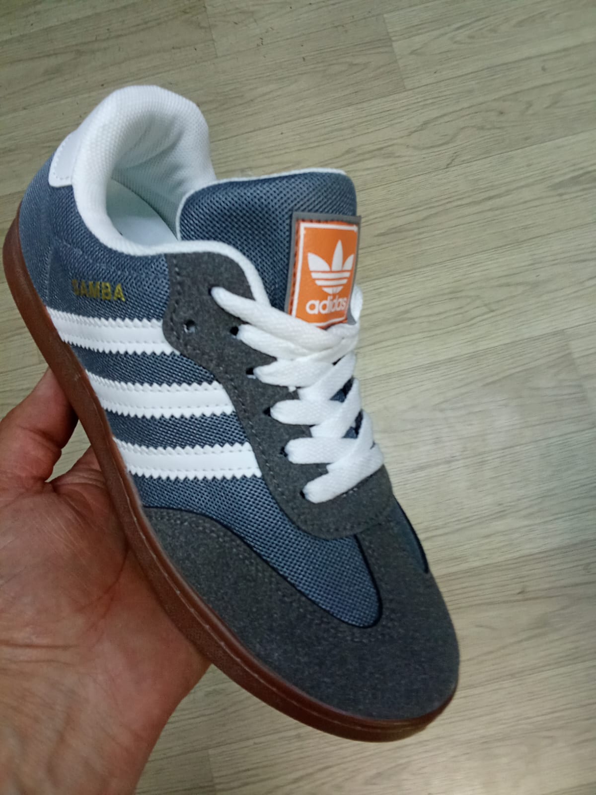 фото весенние женские кроссовки оптом