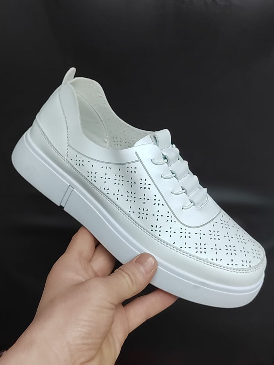 фото весенние женские кроссовки оптом