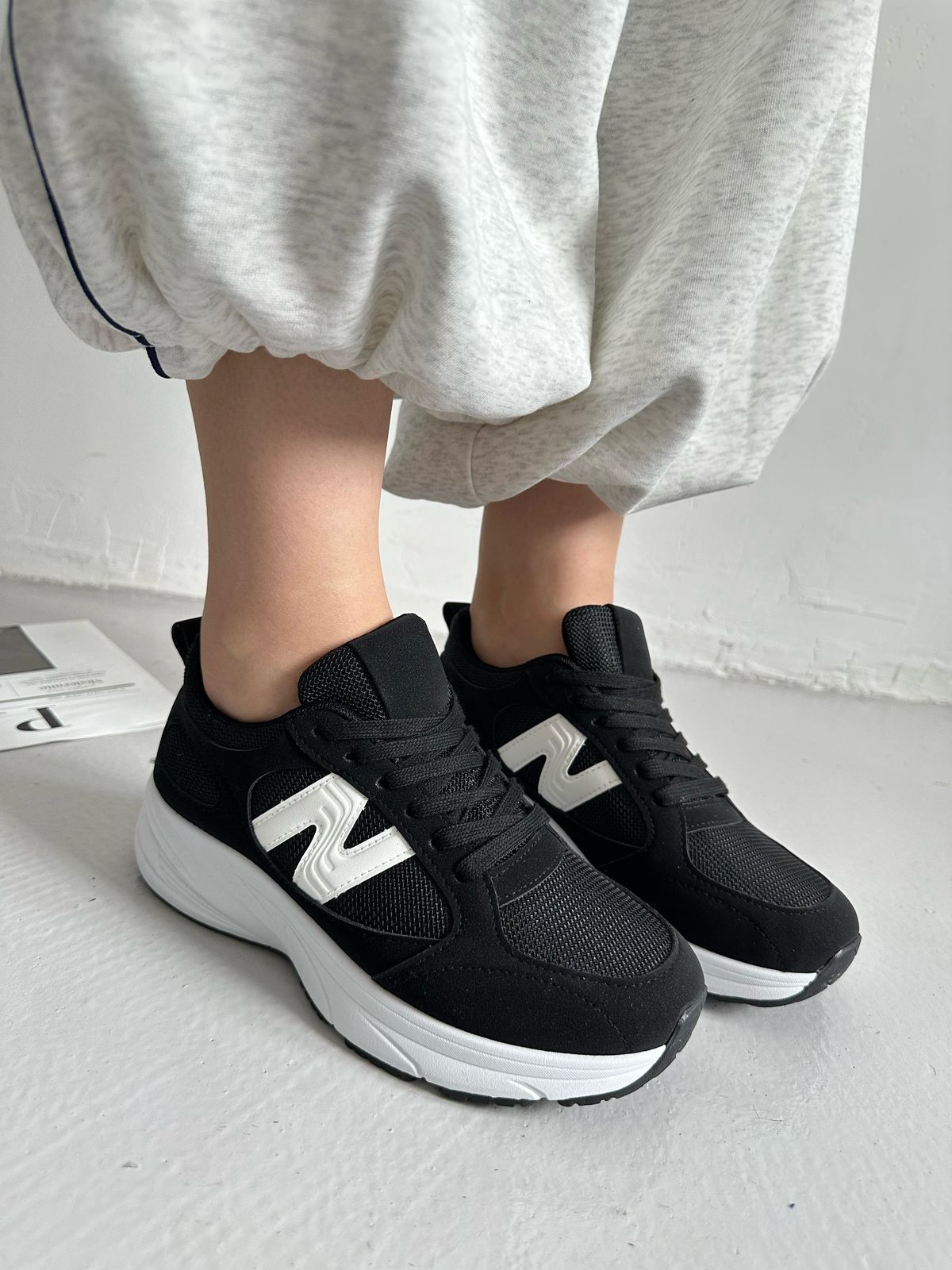 фото весенние женские кроссовки оптом