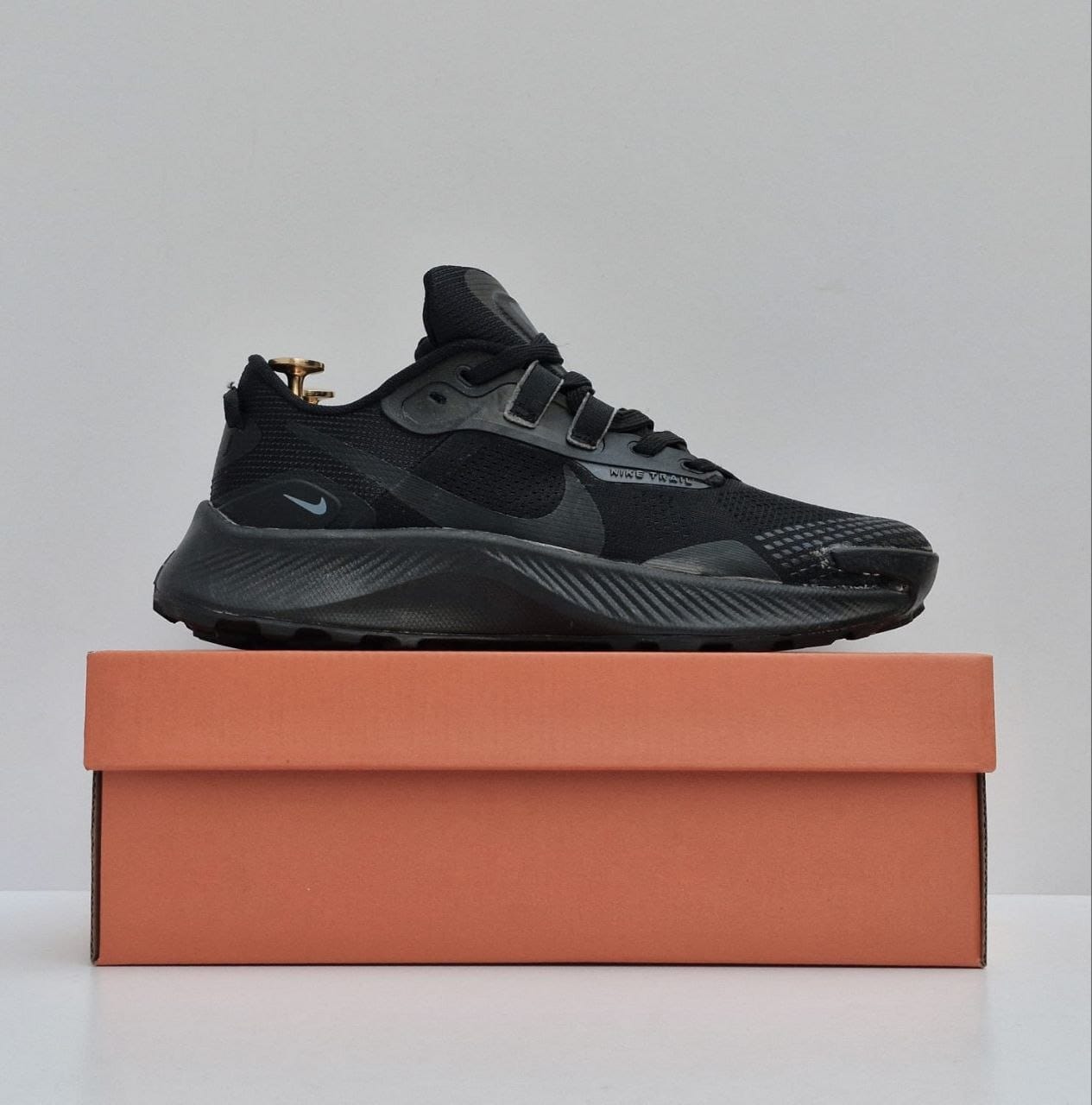 фото мужские черные кроссовки nike 281214 оптом