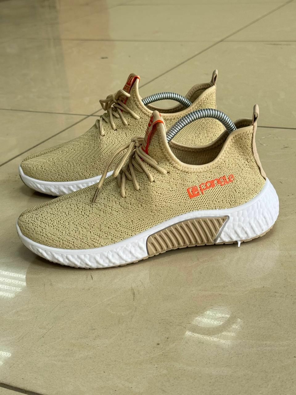 фото весенние женские кроссовки оптом