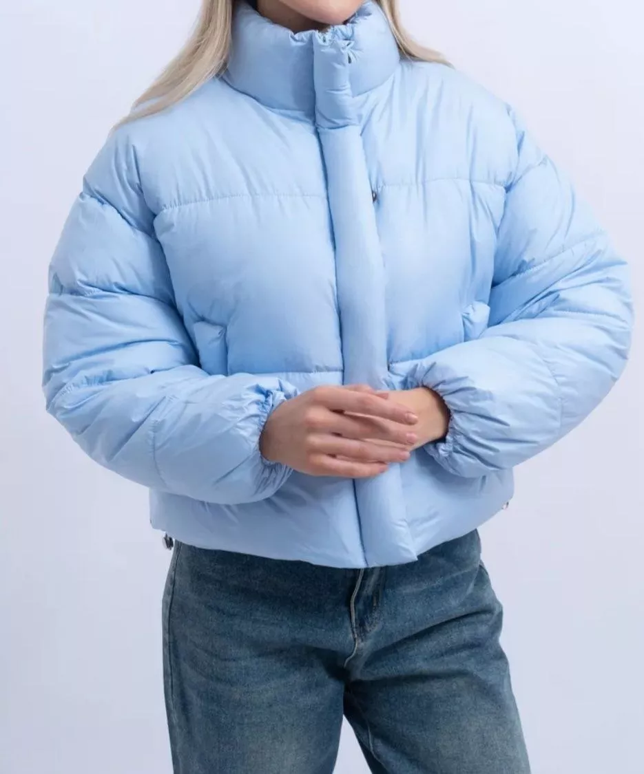 картинка Короткий голубой пуховик от магазина Одежда+