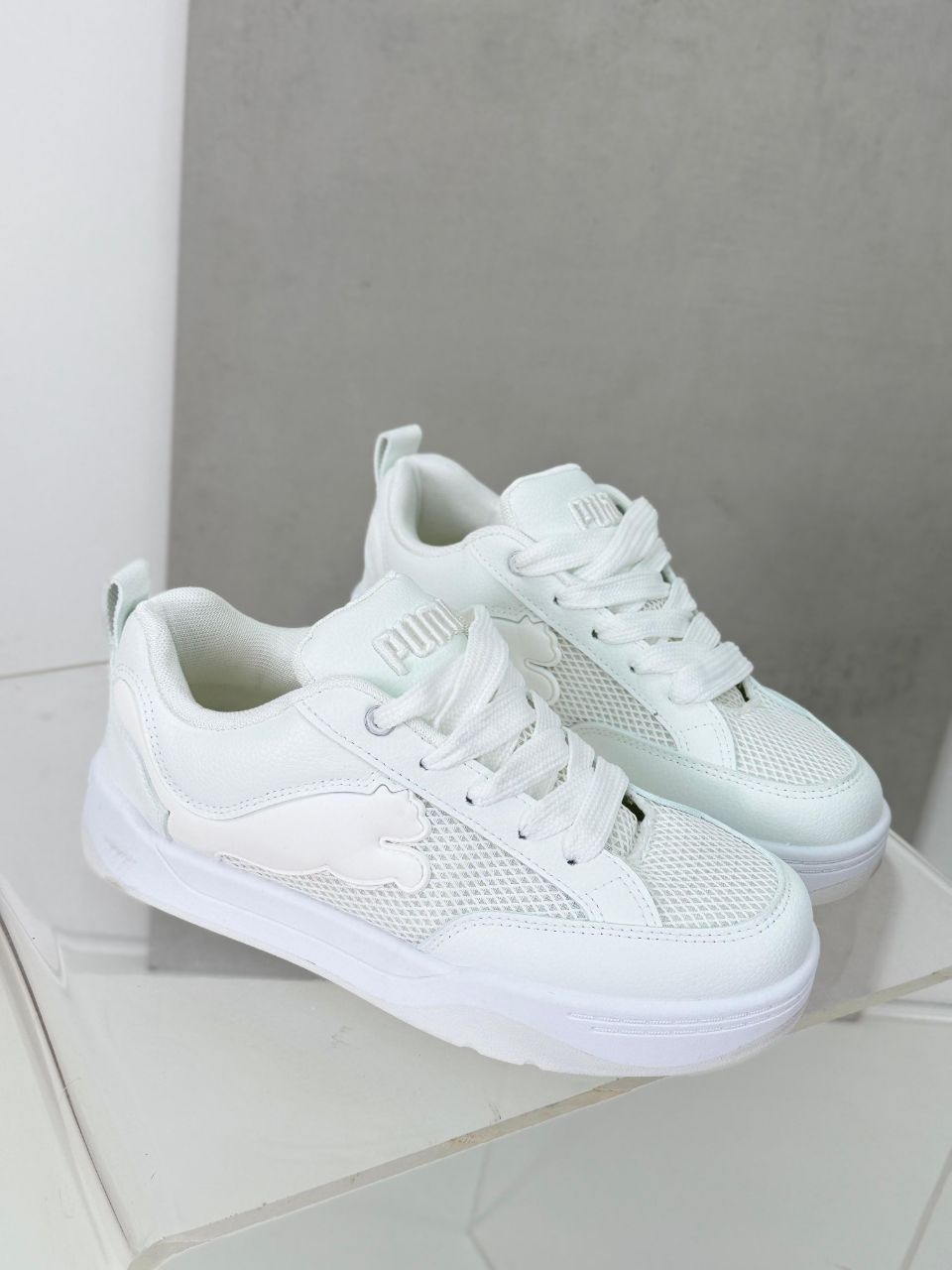 фото весенние женские кроссовки оптом