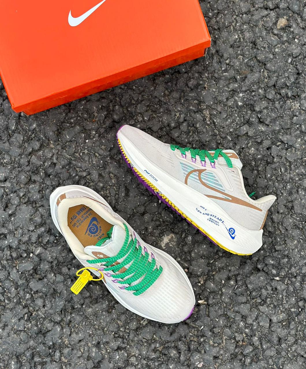 фото женские беговые кроссовки nike 826391 оптом