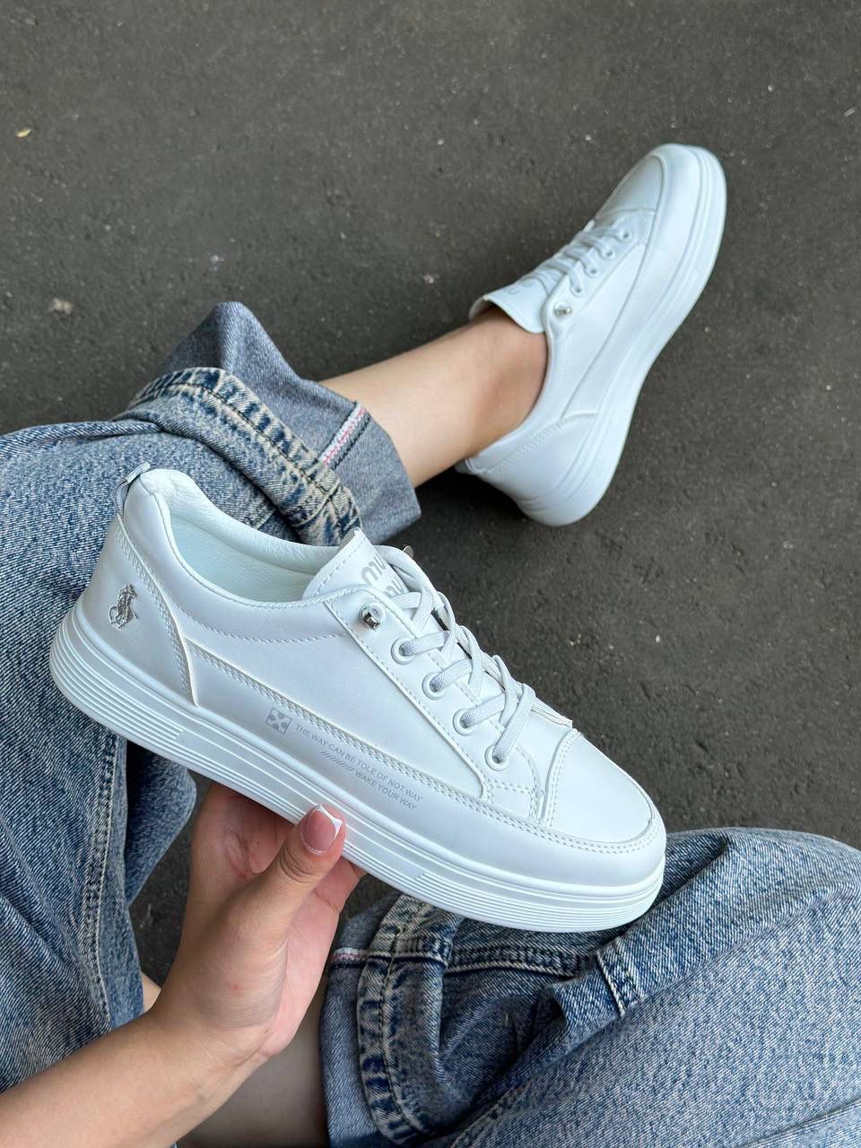 фото весенние женские кроссовки оптом