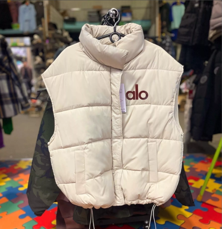 картинка Жилет от магазина Одежда+