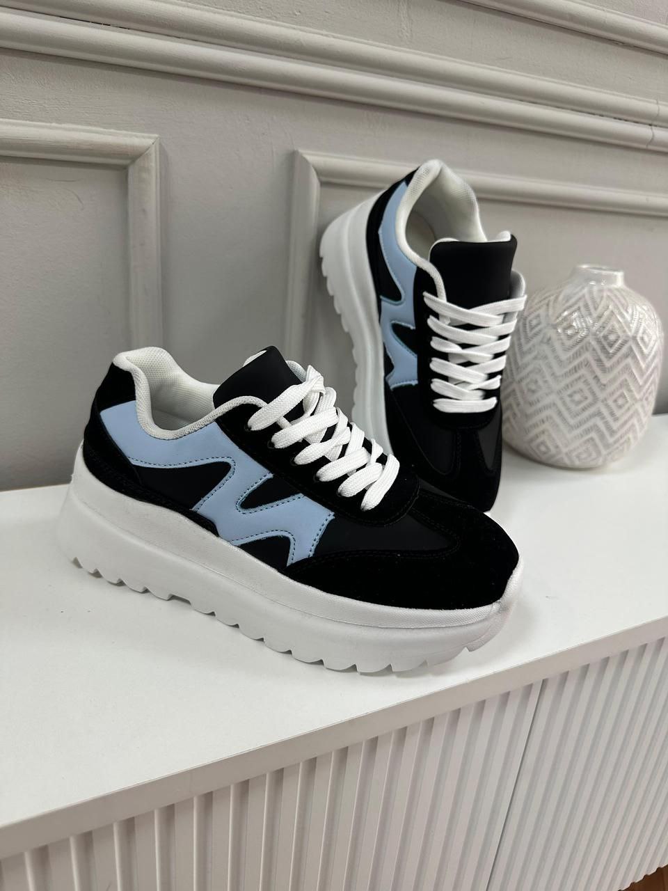 фото весенние женские кроссовки оптом