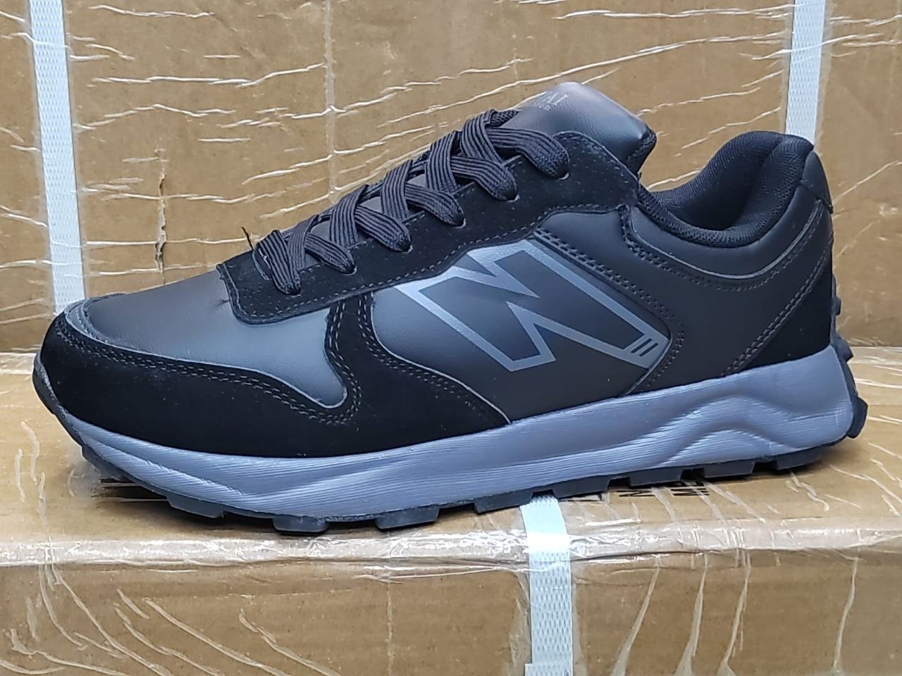 фото весенние мужские кроссовки оптом с доставкой