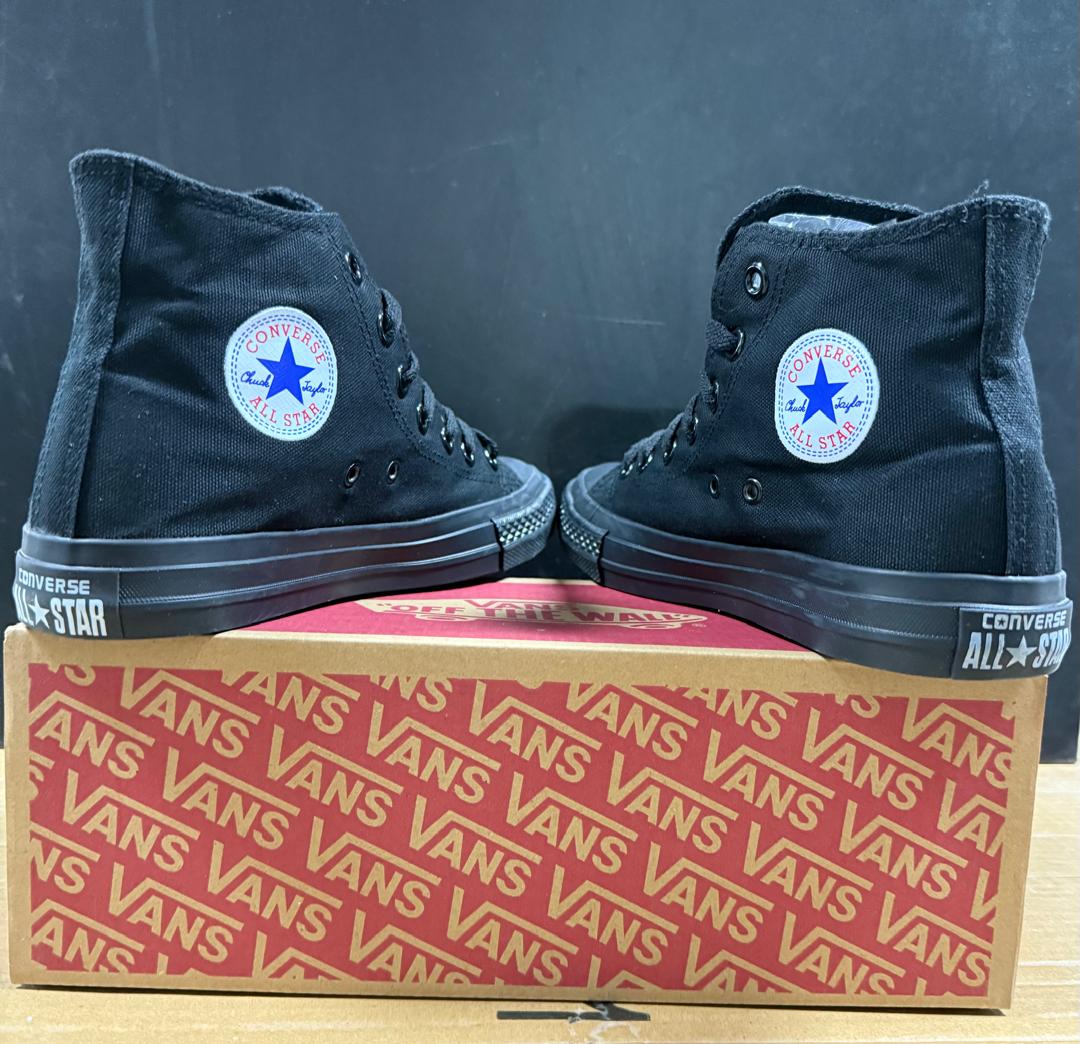 картинка Мужские черные высокие кроссовки Converse 953417 от магазина Одежда+