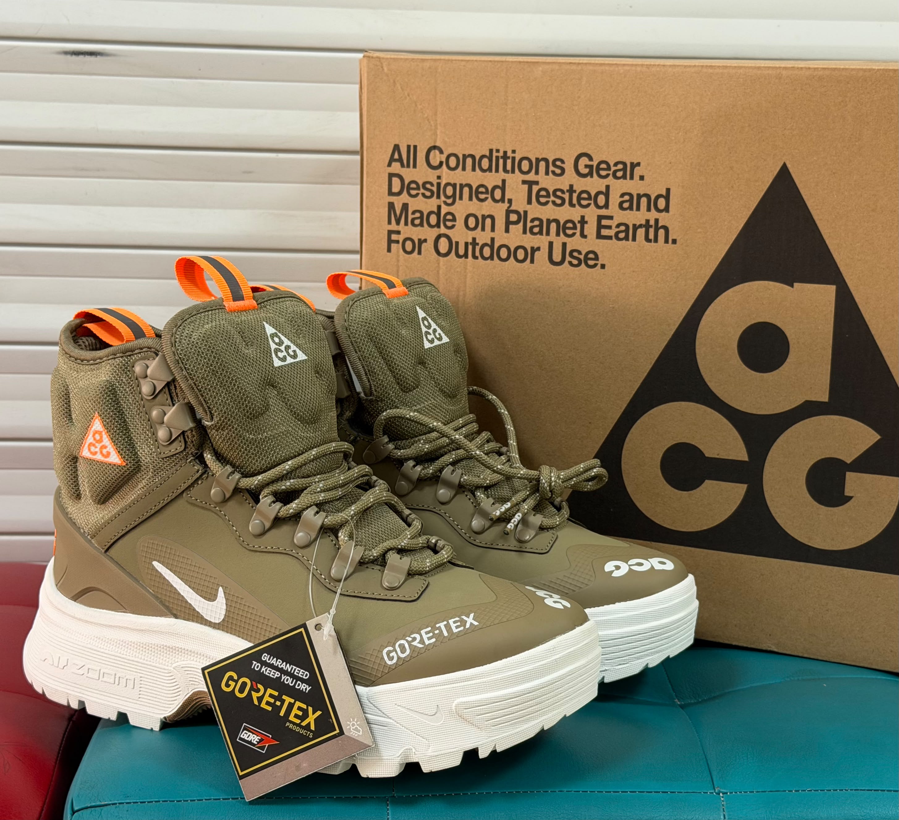 фото мужские зимние кроссовки с технологией gore-tex 515323 оптом