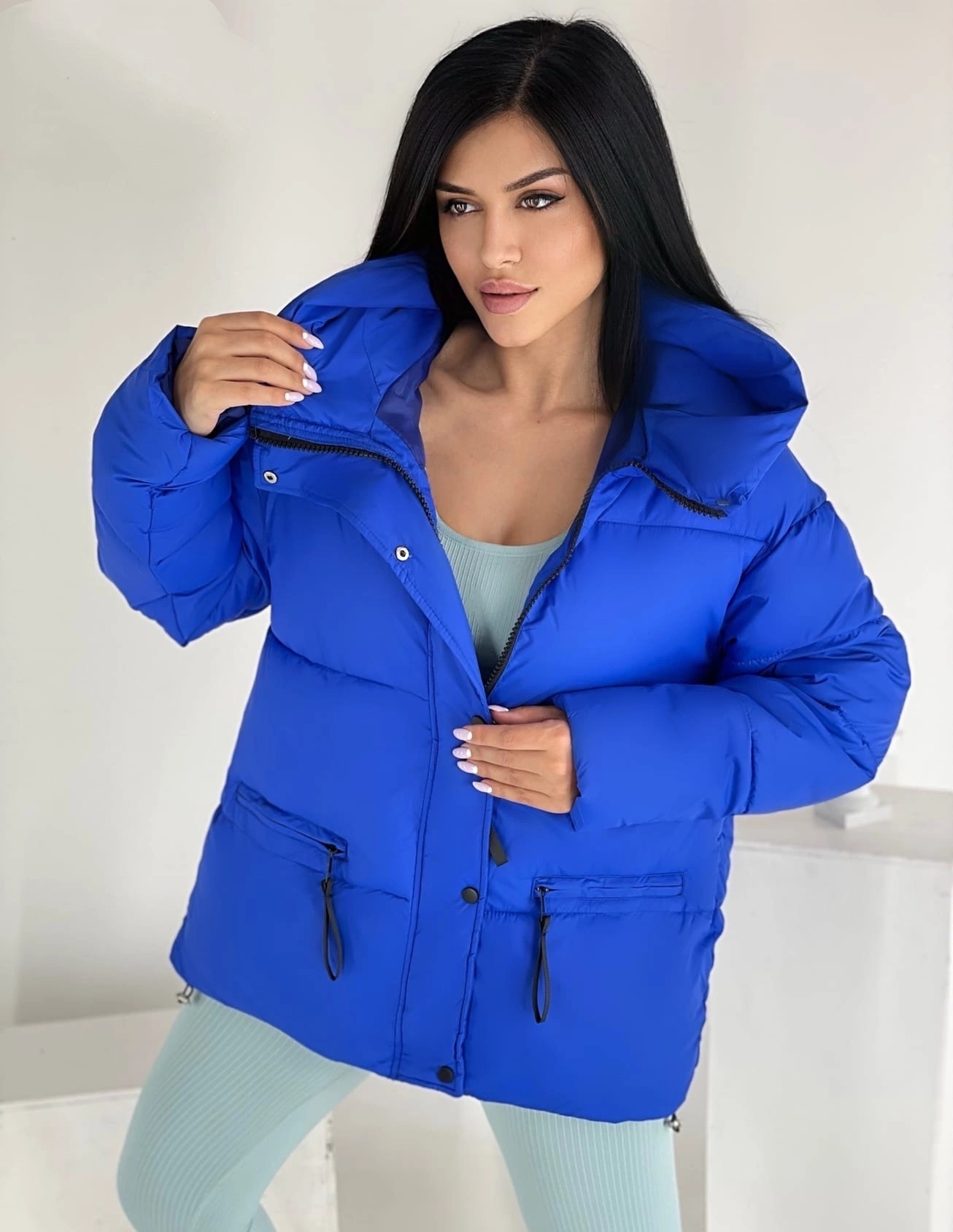 картинка Яркая женская пуховая куртка от магазина Одежда+