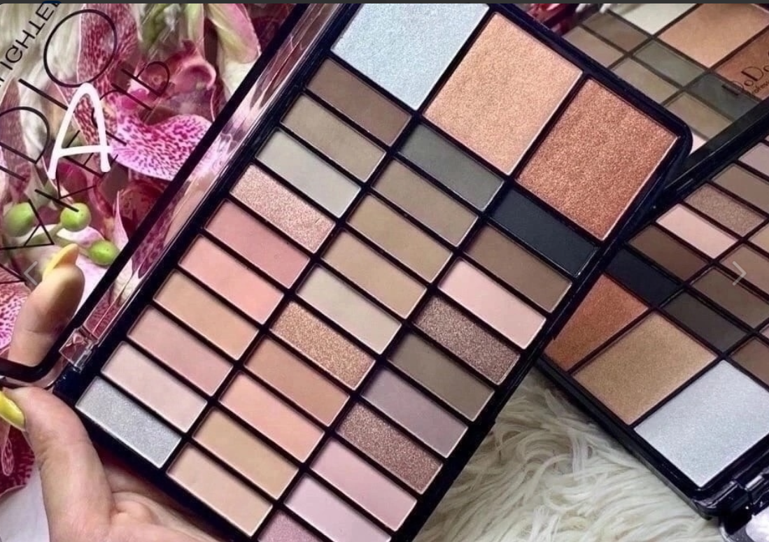 картинка Палетка теней от магазина Одежда+