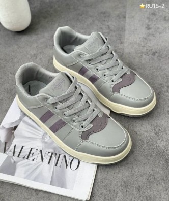 фото весенние женские кроссовки оптом