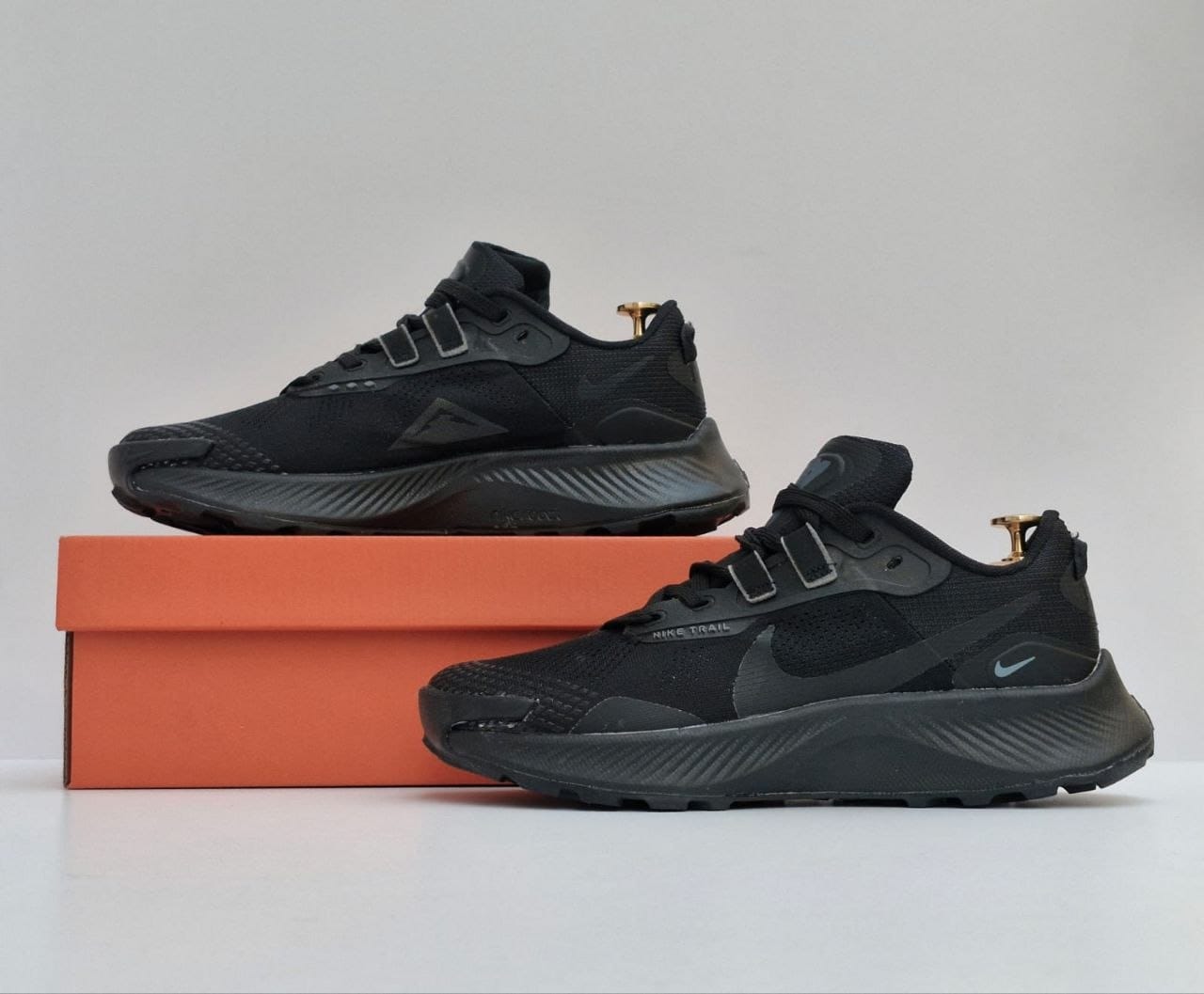фото мужские осенние кроссовки nike vaporwick с шнуровкой 295539 оптом