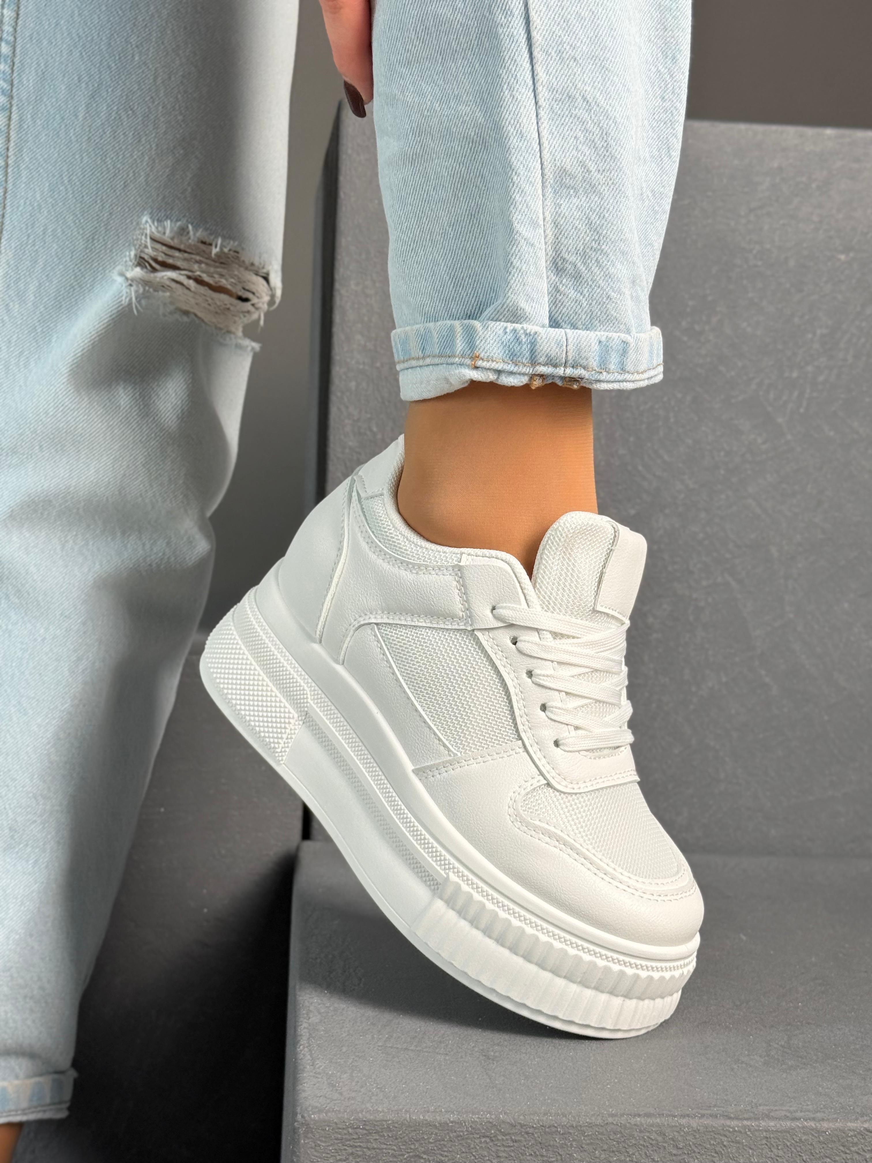 фото весенние женские кроссовки оптом