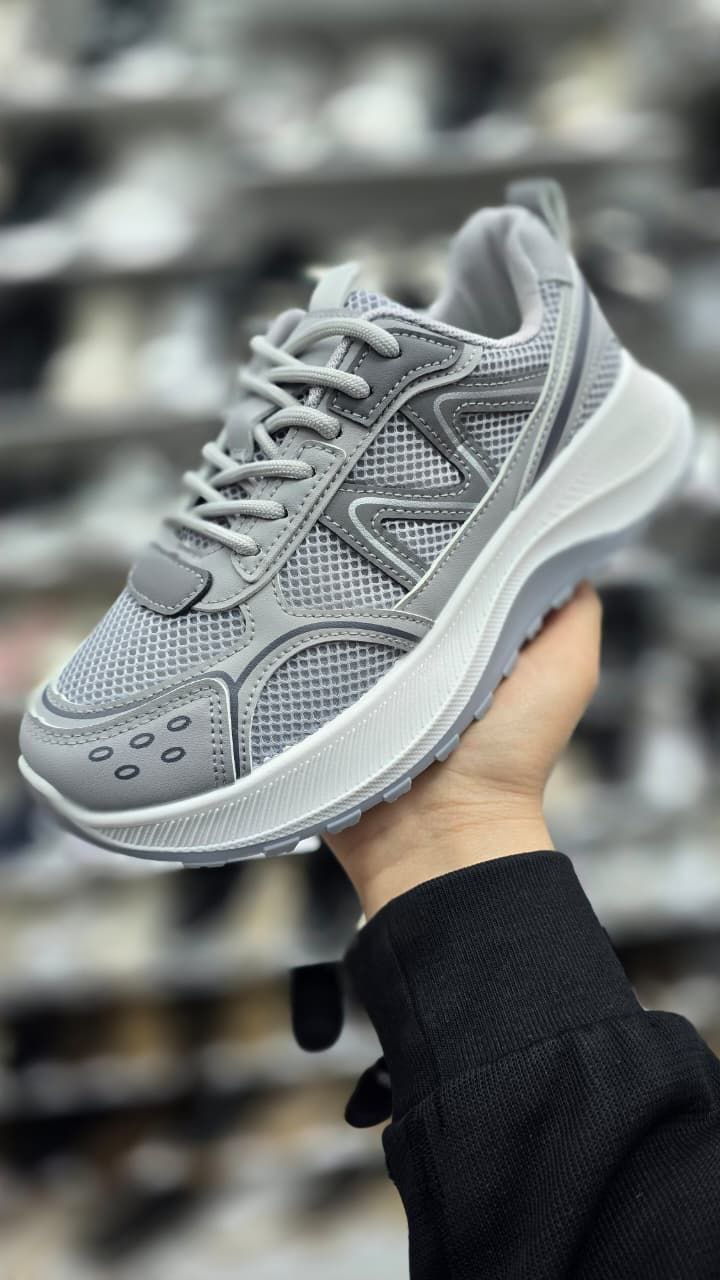 фото весенние женские кроссовки оптом