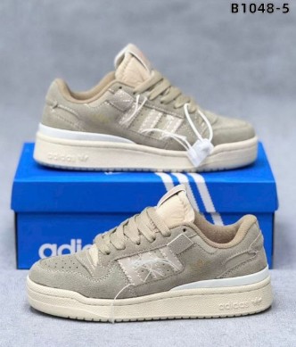 фото весенние женские кроссовки оптом