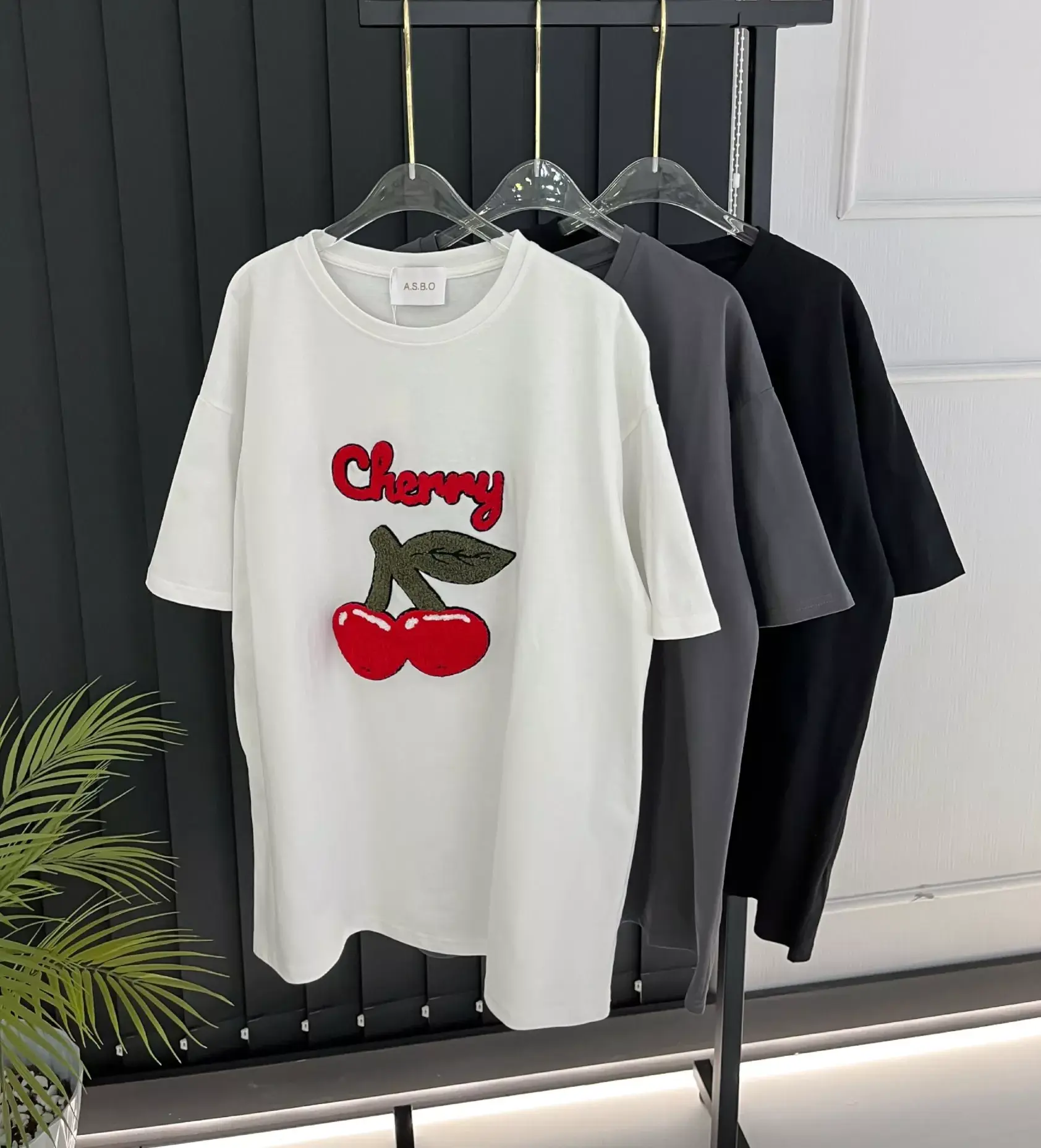 картинка Футболка оверсайз с принтом вишня от магазина Одежда+