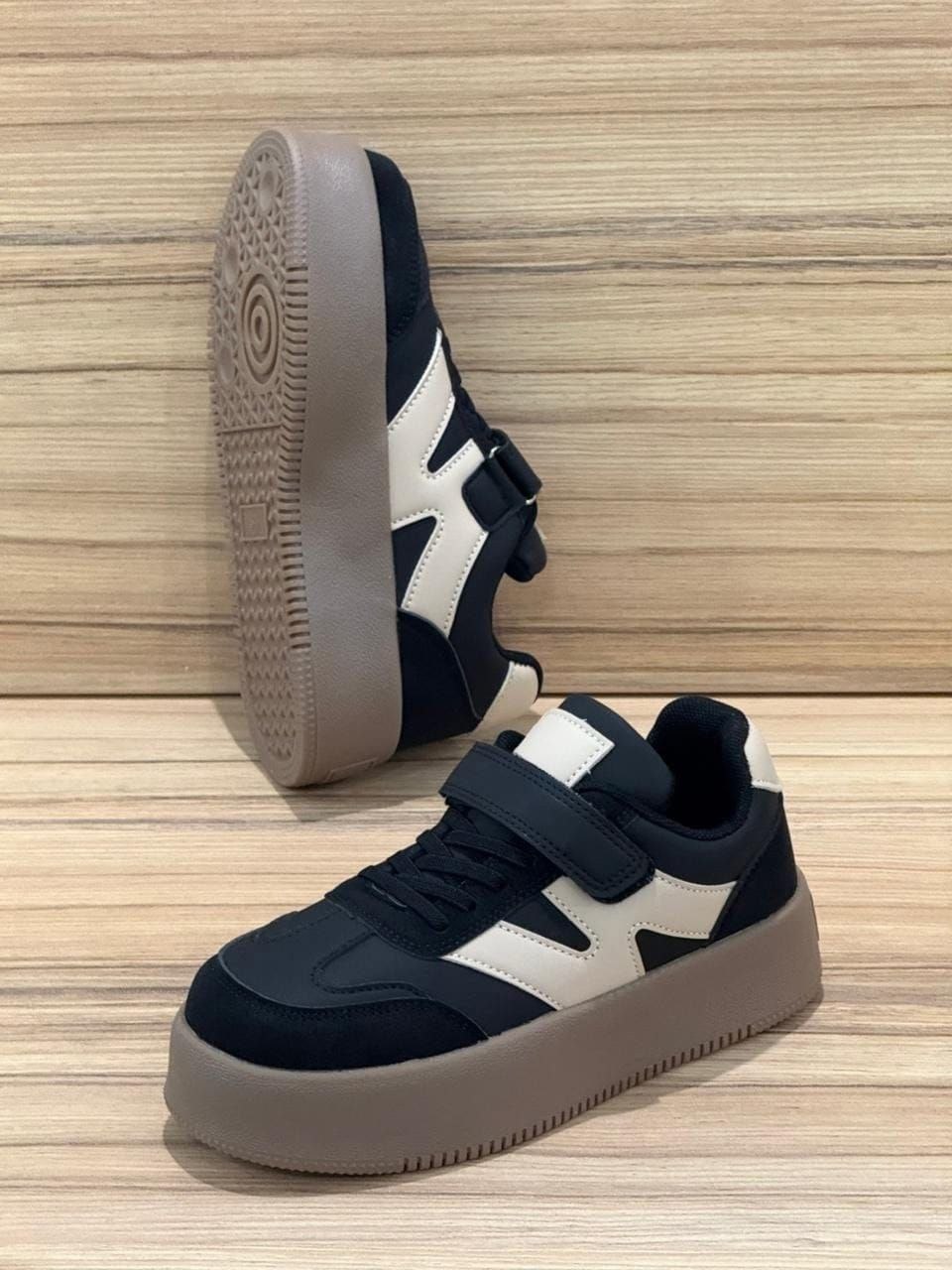 фото весенние кроссовки для мальчиков оптом