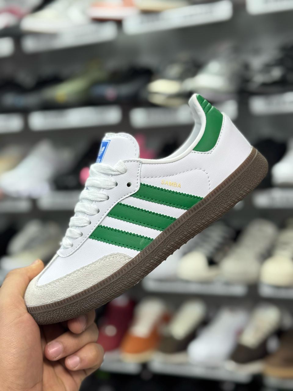 фото весенние женские кроссовки оптом