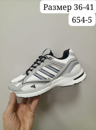 фото весенние женские кроссовки оптом