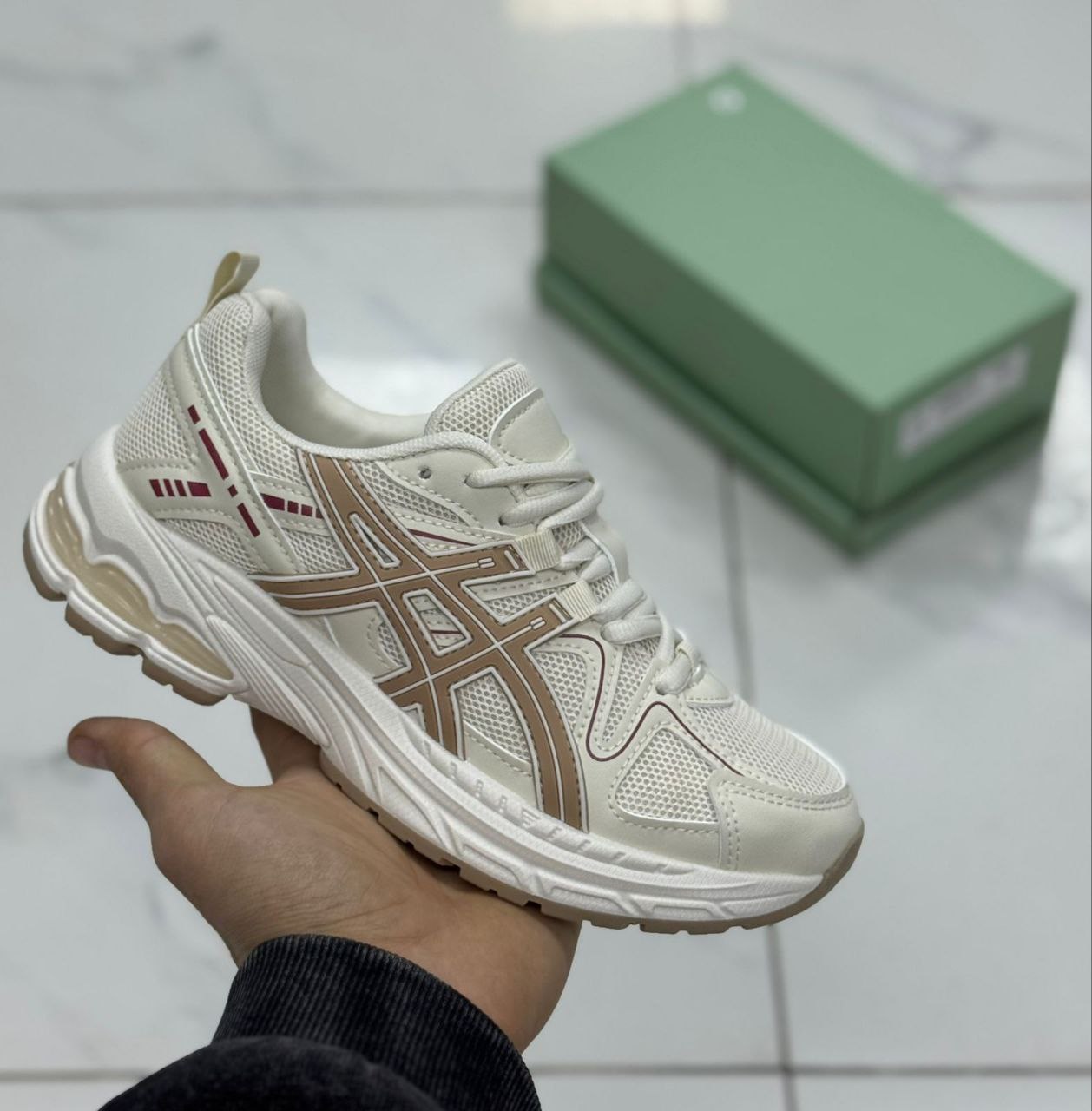 фото весенние женские кроссовки оптом