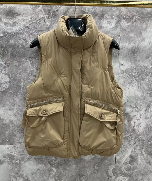 картинка Жилет от магазина Одежда+