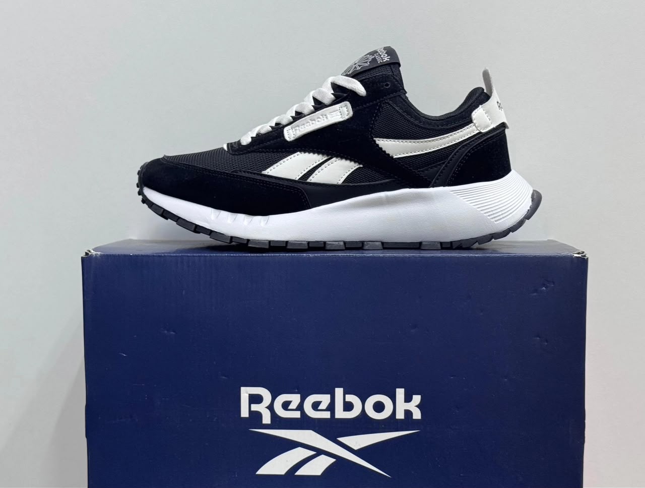 фото мужские осенние кроссовки reebok 813694 оптом