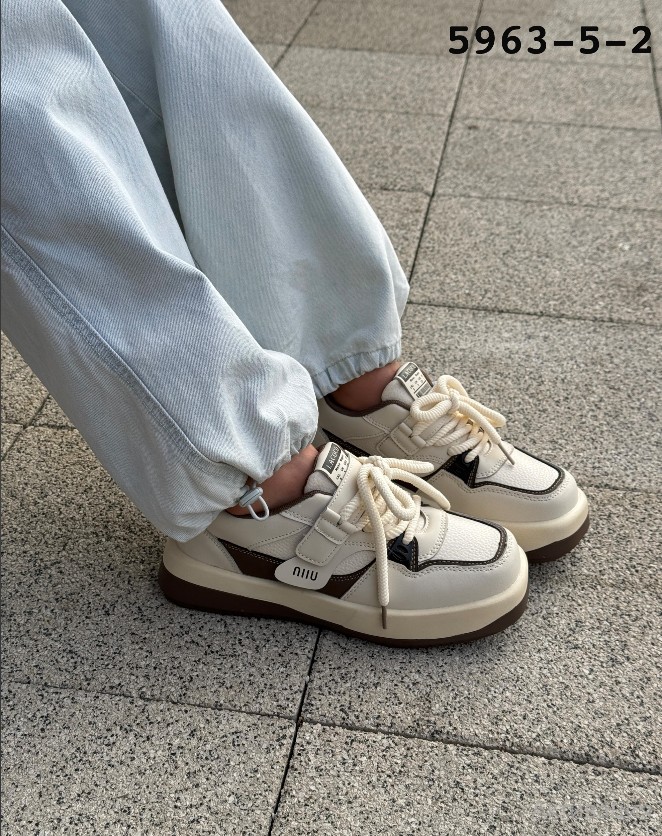 фото весенние кроссовки для девочек оптом