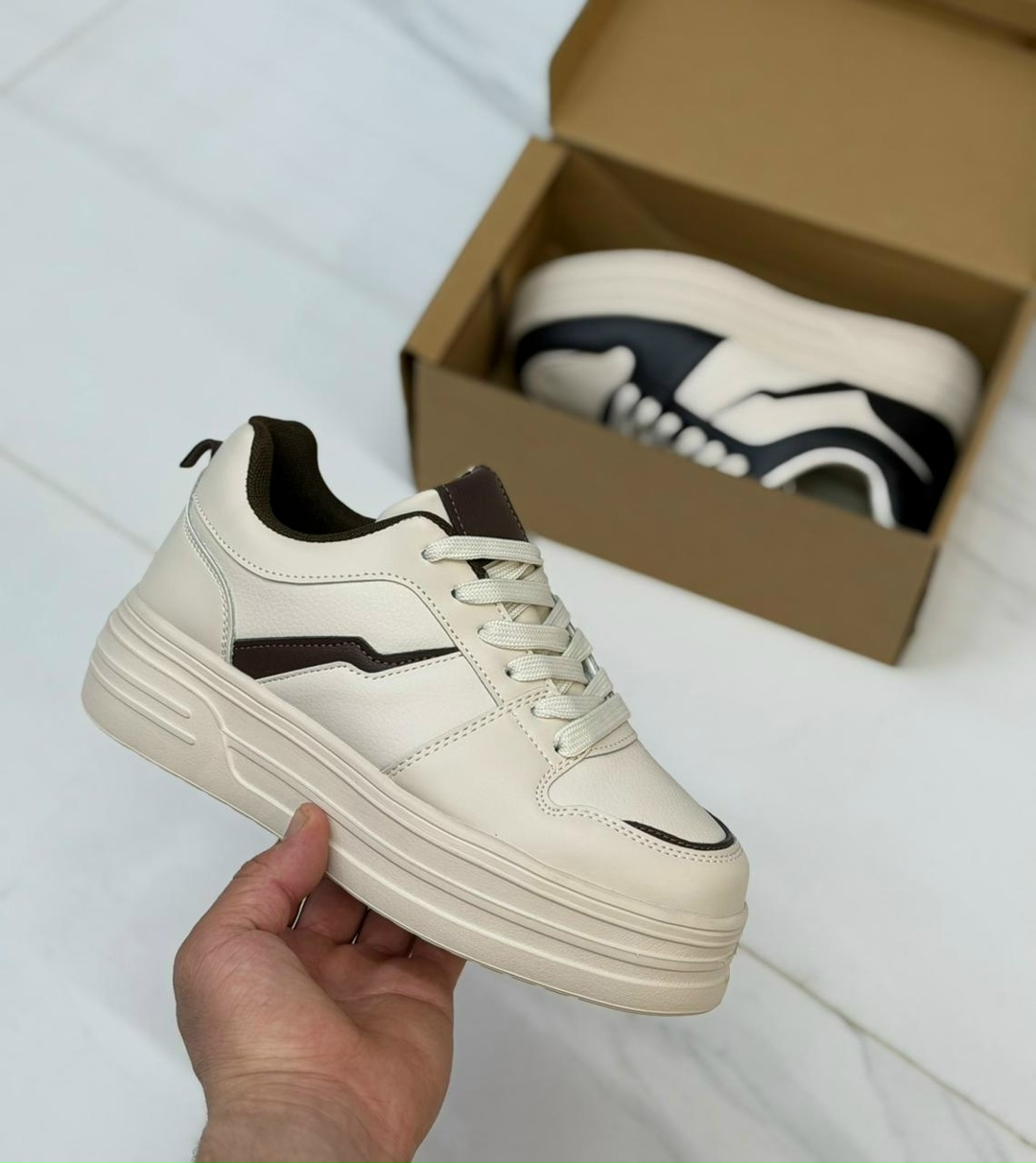 фото весенние женские кроссовки оптом