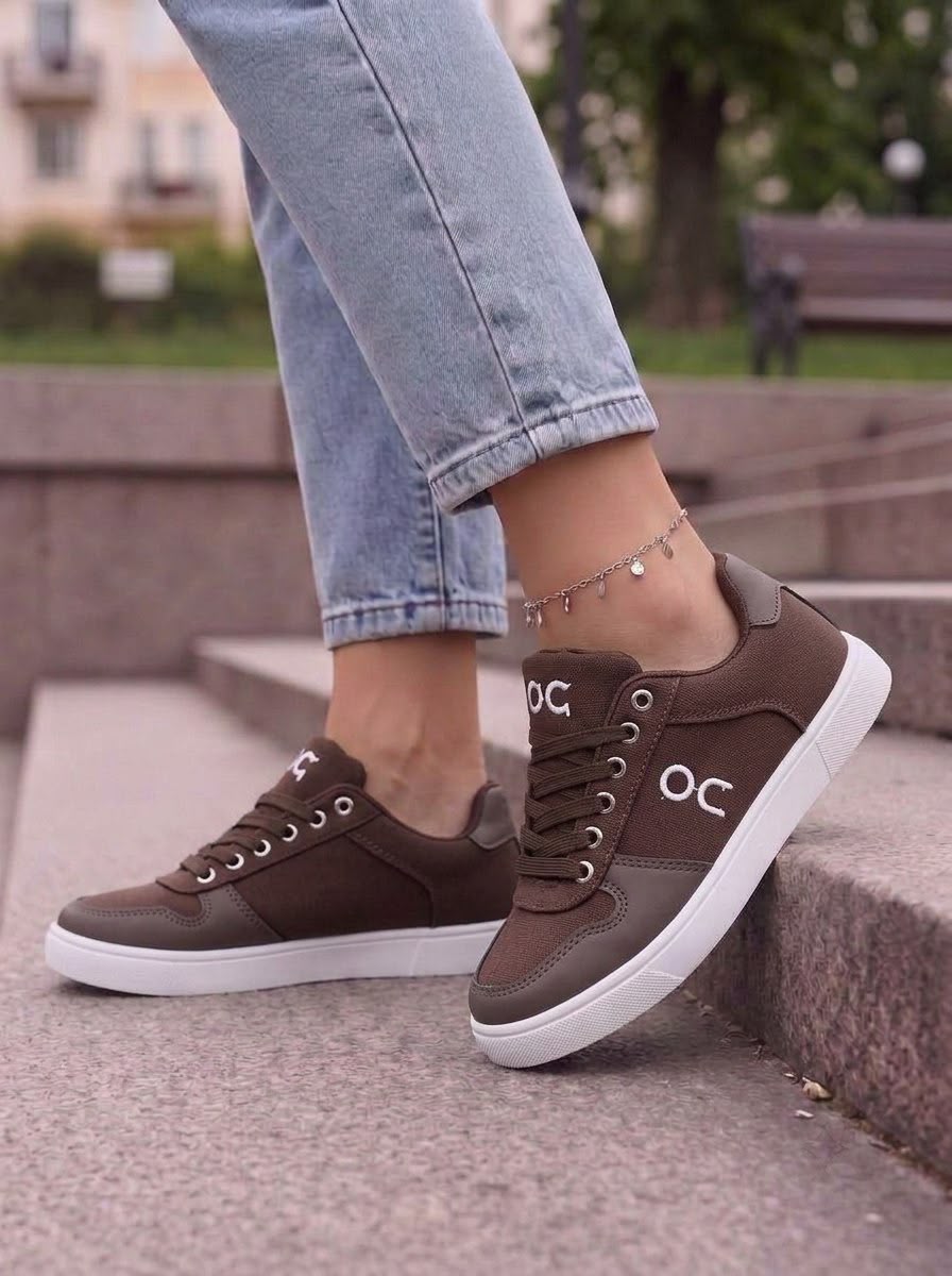 фото женские черные sneakers 984995 оптом
