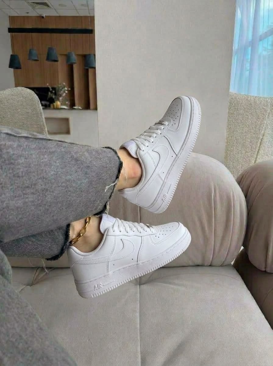 фото женские весенние кроссовки с шнуровкой 402903 оптом