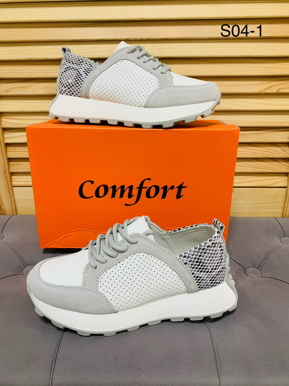 фото женские белые кроссовки comfort 870312 оптом