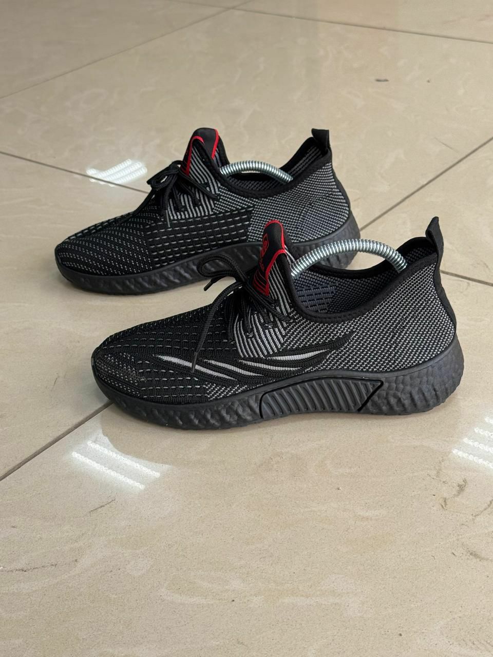 фото весенние женские кроссовки оптом