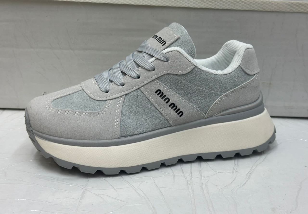 фото весенние женские кроссовки оптом