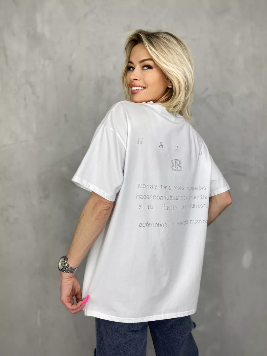 картинка Футболка оверсайз со стразами от магазина Одежда+