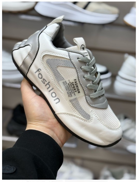 фото весенние женские кроссовки оптом