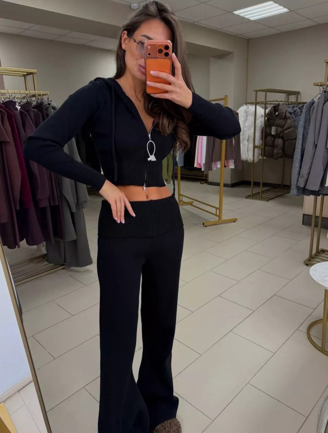 картинка Вязаный костюм с отворотом на штанах от магазина Одежда+