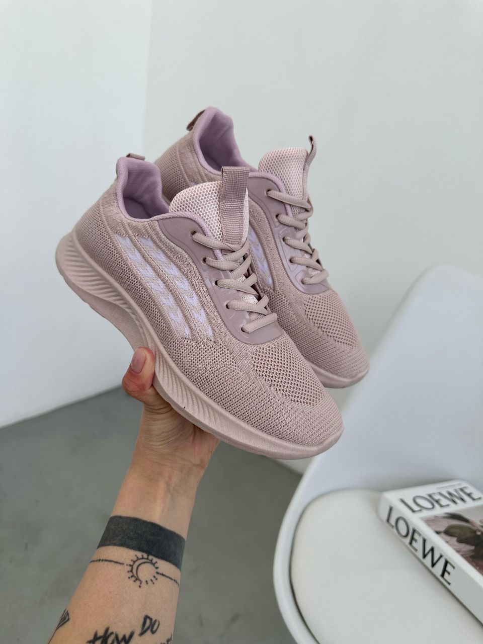 фото весенние женские кроссовки оптом