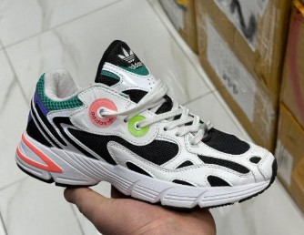 фото весенние женские кроссовки оптом