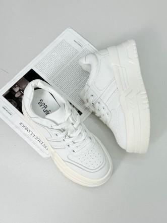 фото весенние женские кроссовки оптом