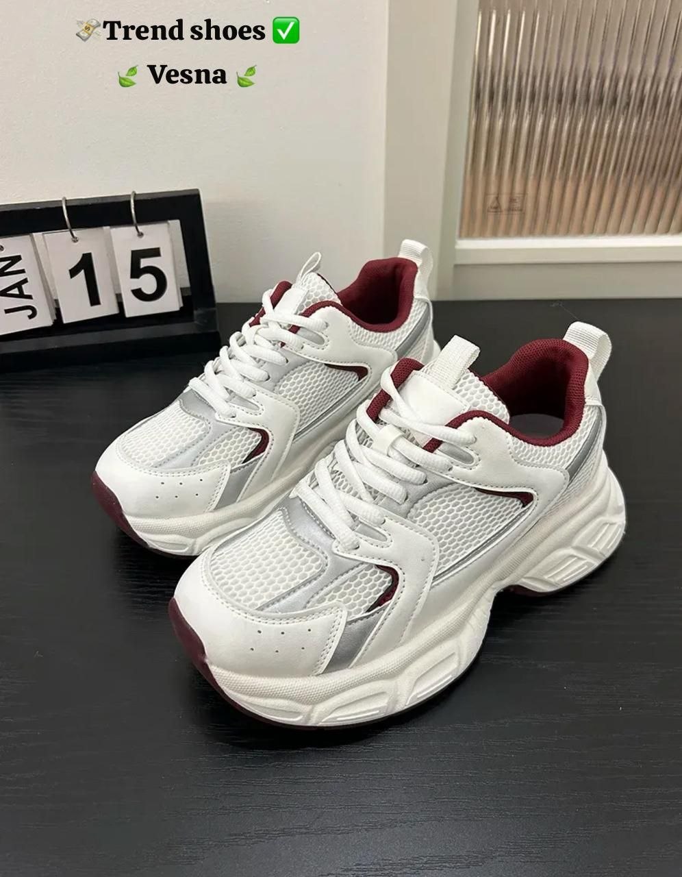 фото весенние женские кроссовки оптом