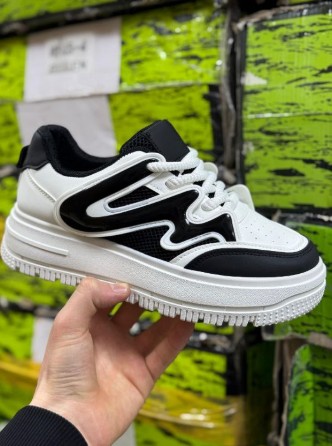 фото весенние женские кроссовки оптом