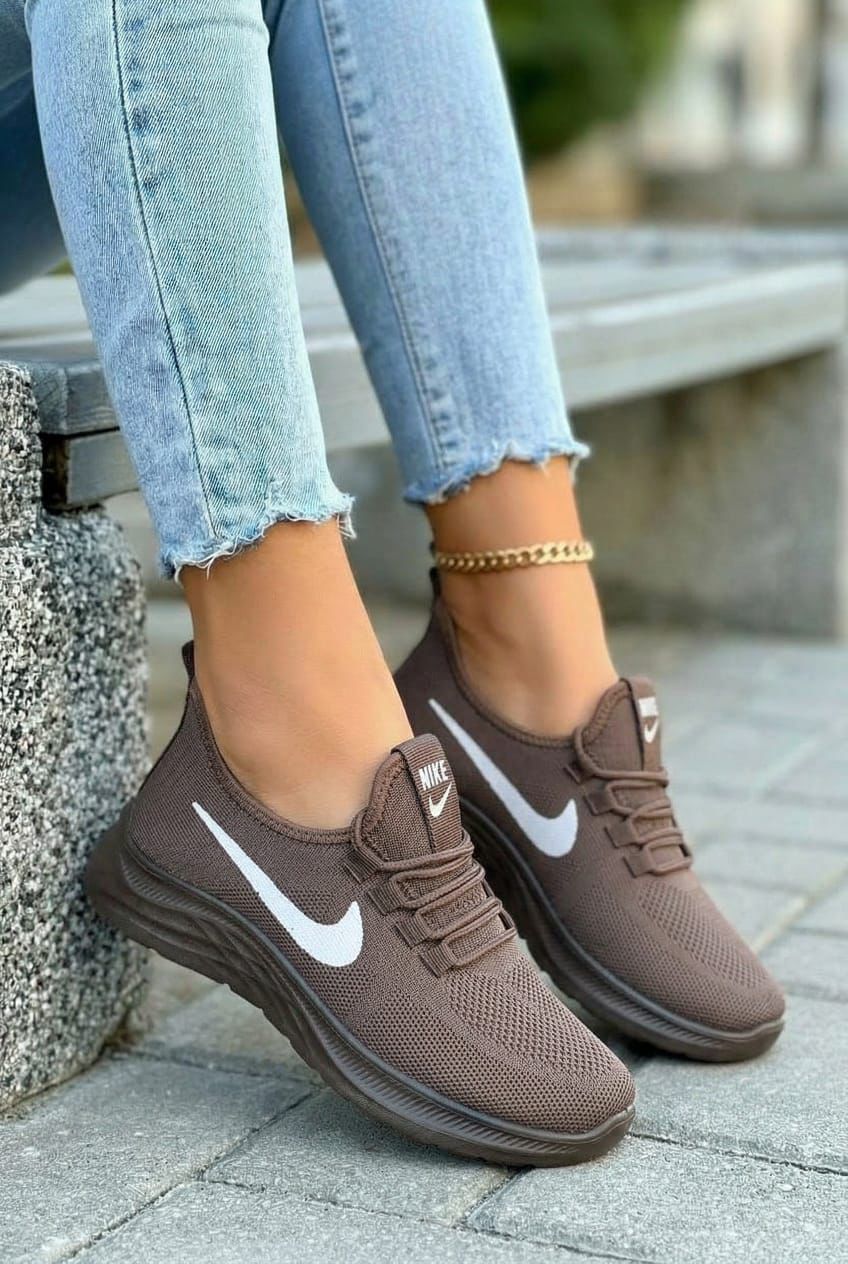 фото Женские осенние кроссовки 658701 оптом на лето для мужчин